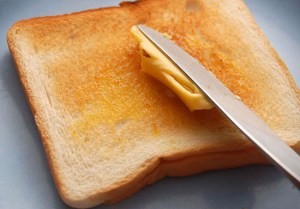 550px-Butter-Bread-Step-2